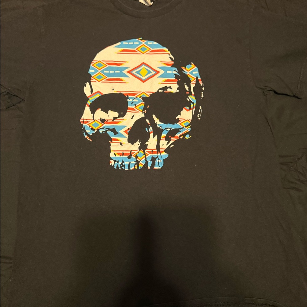 Black skull graphic tee in a size M #skaterstyle #goth
